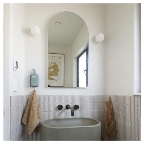 miroir de salle de bain avec armoire