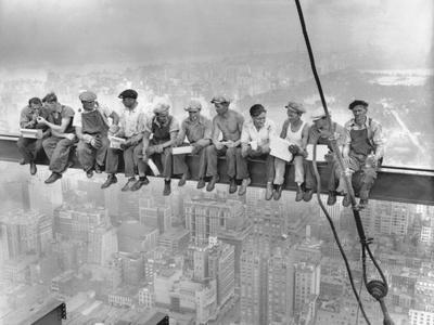 New York Construction Workers Lunching on a Crossbeam - Photographic Print, 16x12