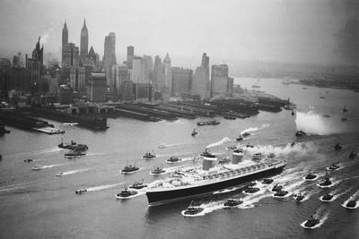 SS United States Arrives in Manhattan - Photographic Print, 12x8 SS United States Arrives in Manhattan - Photographic Print, 12x8