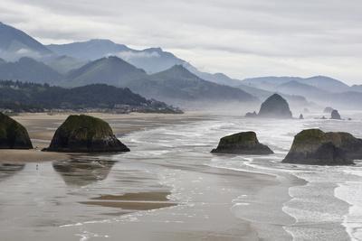 USA Oregon, Cannon Beach. Fog Rises over Coastline at Low Tide - Photographic Print, 12x8